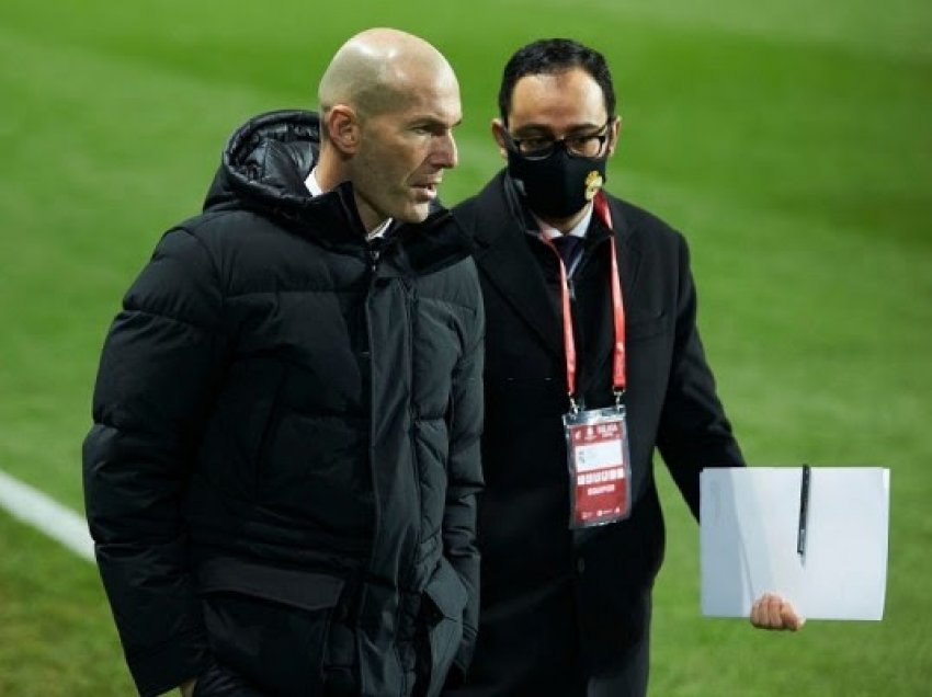 ​Trajneri i njohur po e pret shkarkimin e Zidane për të marr drejtimin e Real Madridit