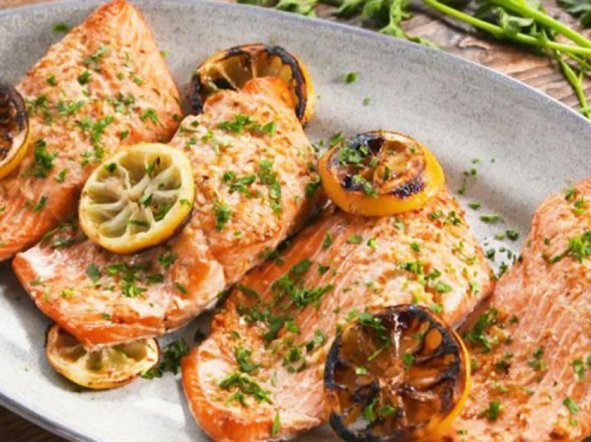 Zbuloni çfarë i ndodh trupit tuaj kur konsumoni salmon