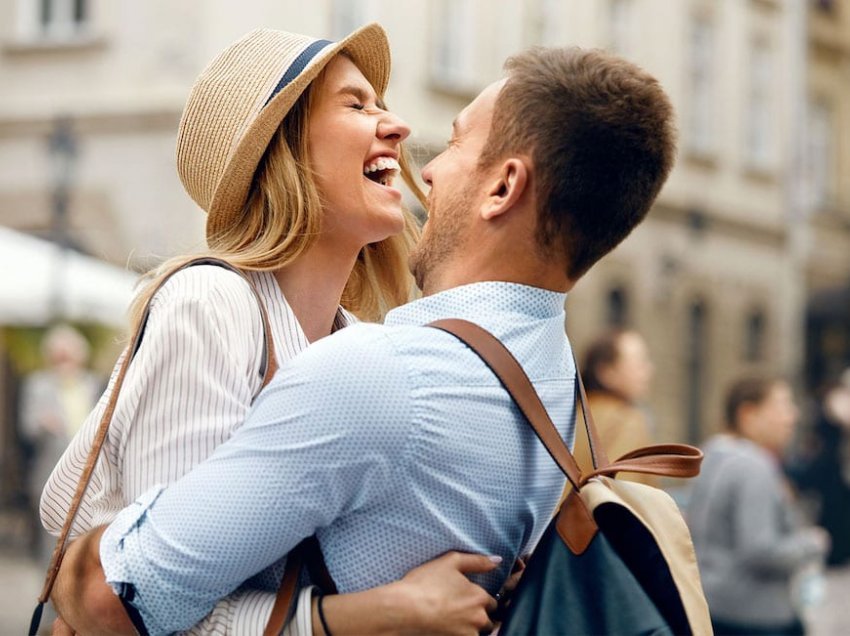 Nëse i bëni këto gjashtë gjëra me partnerin, ju keni një lidhje të fortë si çift