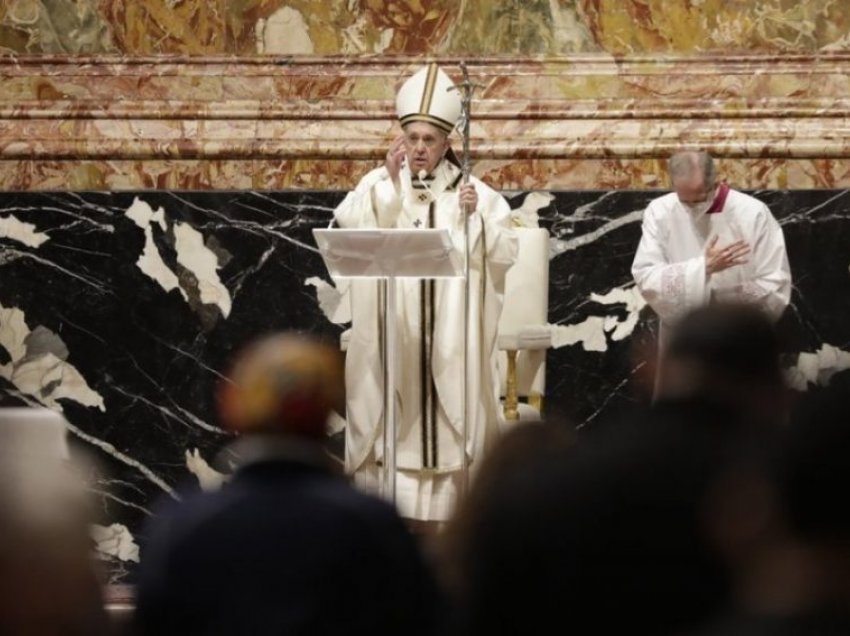 Papa inkurajon muzikantët që t’i rikthehen punës