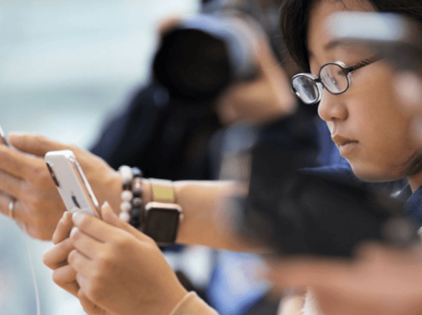 Një veprim drastik nga autoritetet kineze: Fëmijëve u ndalohet telefoni në shkolla