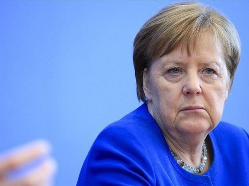 Merkel dënon dëbimin “e pajustifikuar” të diplomatëve gjermanë nga Moska