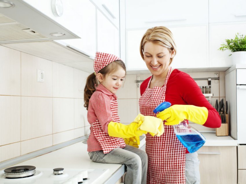 Fëmijët që s’bëjnë punë shtëpie rriten të papërgjegjshëm, thotë studimi