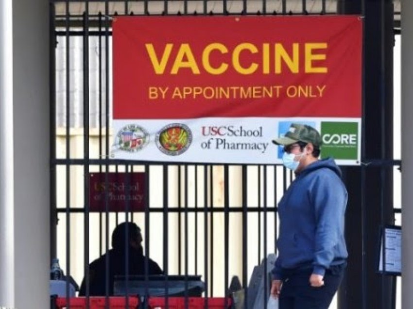Mungesa e vaksinave mbyll qendrat e vaksinimit në Los Angeles