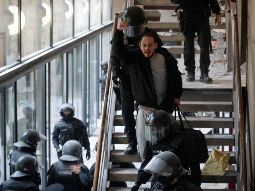 Policia spanjolle aksion në universitet, arreston reperin që 'glorifikon terrorizmin