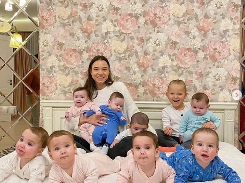 23 vjeçja me burrin e saj milioner 56 vjeç  kanë 10 foshnja surrogate, thonë se duan të ketë 105 fëmijë