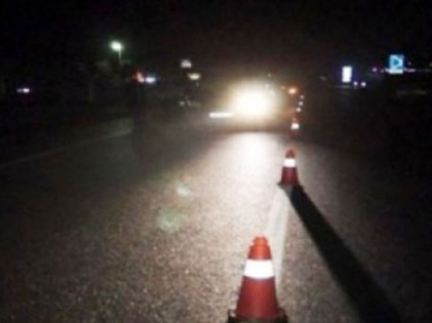 Batllavë: Shoferi humb kontrollin dhe del me automjet nga rruga, lëndohen tre persona