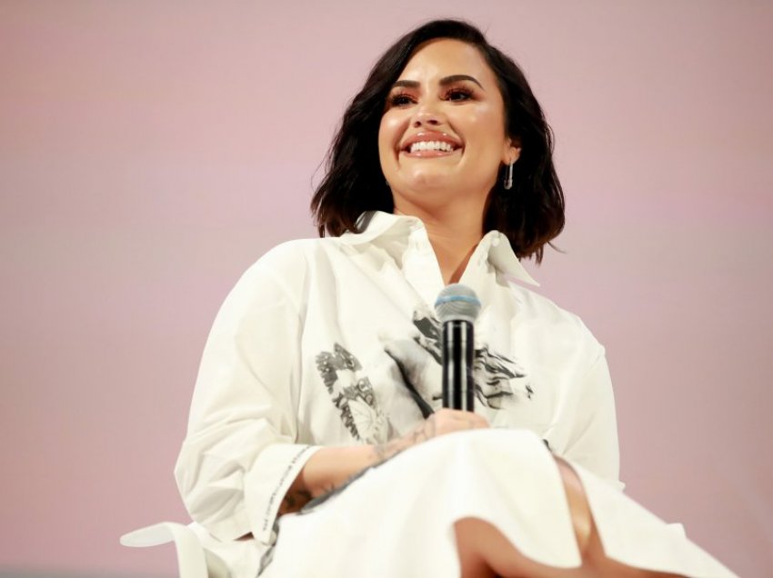 Demi Lovato thotë se dëshiron të kthehet në 'shembull' duke ndarë gabimet nga e kaluara
