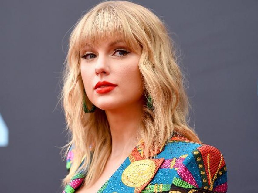 Pas akuzave për titullin e albumit, Taylor i kundërpërgjigjet parkut 