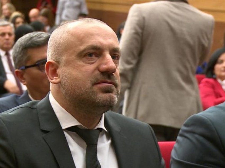 Gjykata tërheq urdhër-arrestin ndaj Milan Radoiçiqit, i akuzuar për vrasjen e Oliver Ivanoviqit