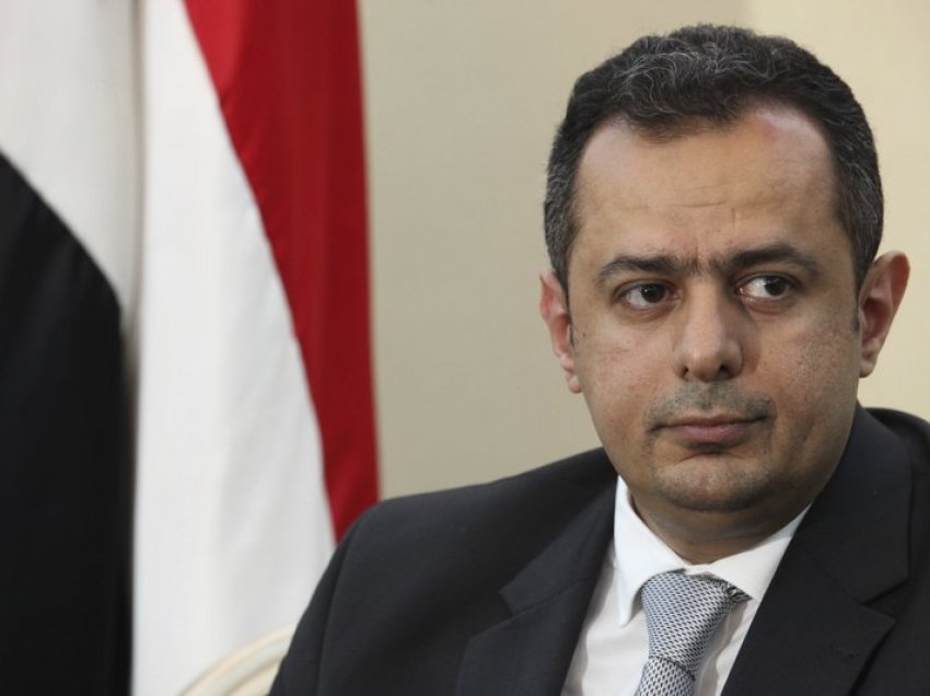 Kryeministri i Jemenit thotë se sulmi në aeroport kishte për qëllim ‘eleminimin’ e kabinetit