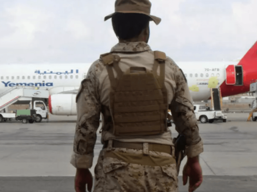 Aeroporti i Adenit rihapet disa ditë pas sulmit vdekjeprurës në Jemen