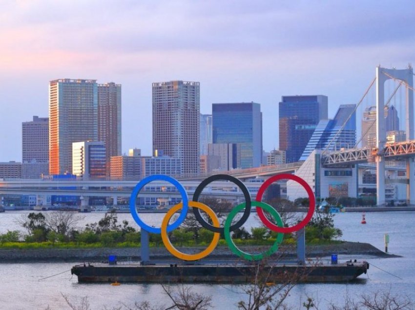 Japonia ndalon shfaqjen e pishtarit olimpik