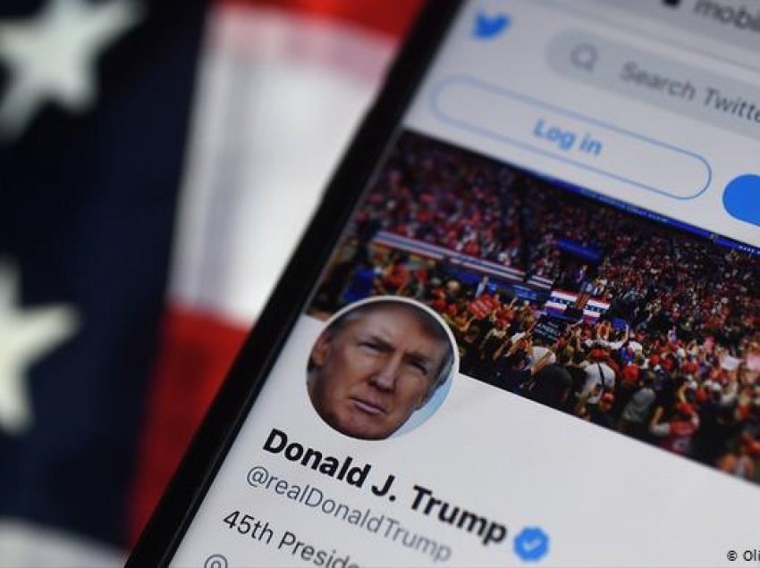 Donald Trumpi humbet megafonin e rrjeteve sociale