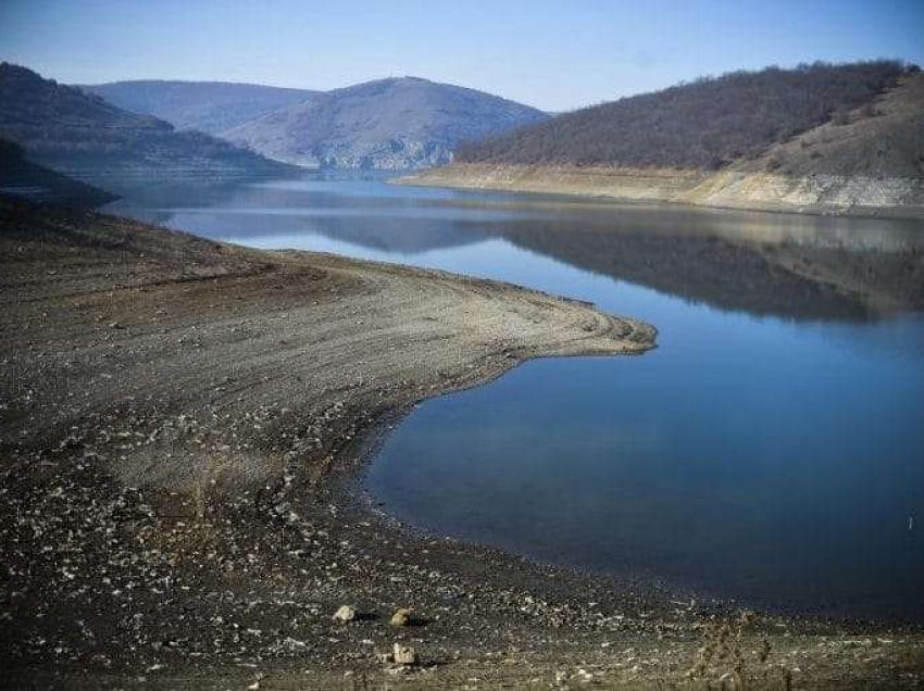 Reshjet rrisin për 50 centimetra nivelin e ujit në liqenin e Badovcit e 82 centimetra në atë të Batllavës