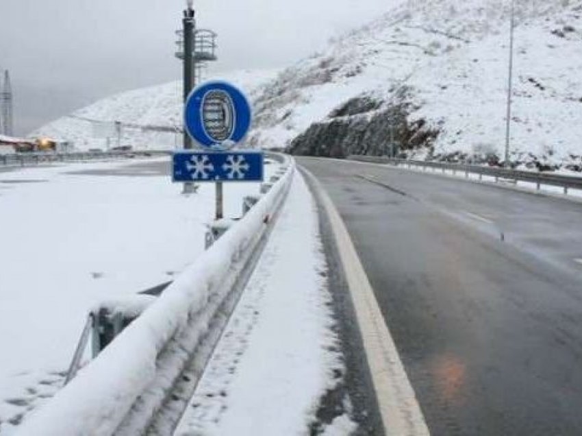 Reshje bore në Rrugën e Kombit, paralajmërohen shoferët