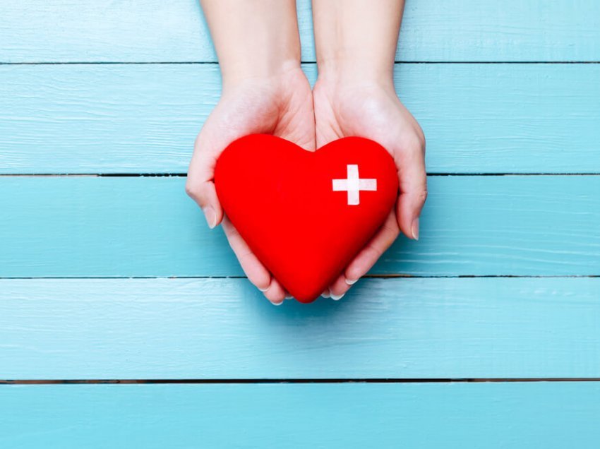 Pa e ditur, këto 3 zakone të përditshme mund t’ju dëmtojnë zemrën