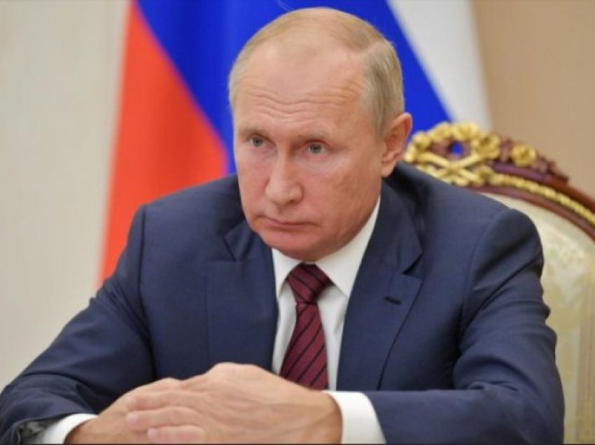 Putin kërkon nisjen e vaksinimit masiv kundër koronavirusit në Rusi