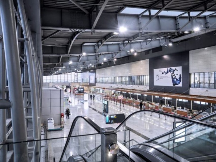 ​Mbi një milion udhëtarë më pak në Aeroportin Ndërkombëtar “Adem Jashari” gjatë 2020-tës