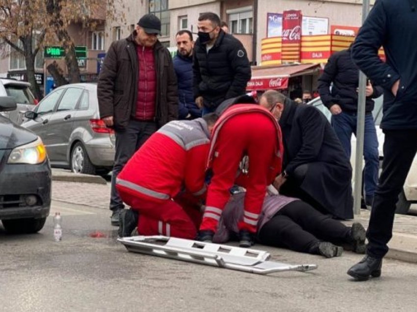 Policia jep detaje: Dy këmbësorë u goditën nga vetura në Prishtinë, dërgohen në QKUK