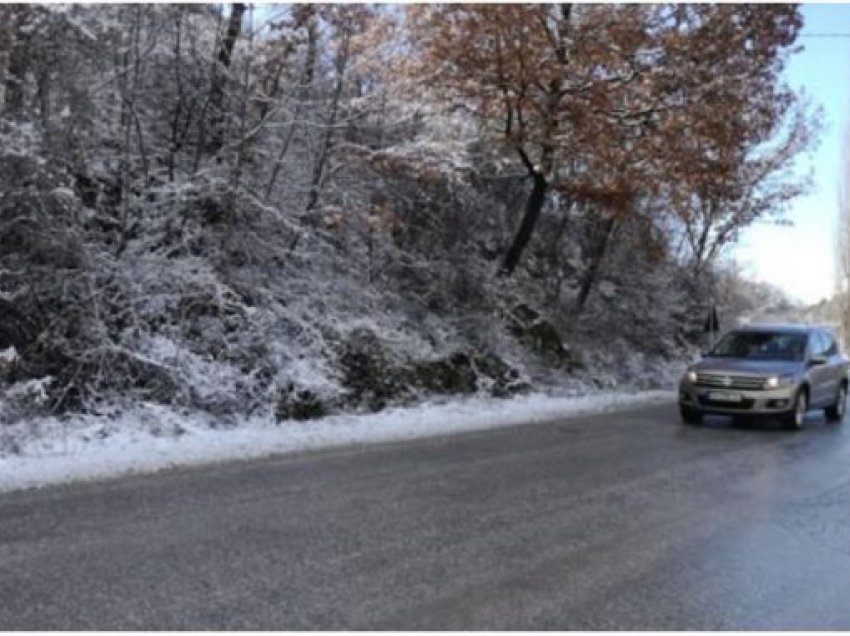 Lajmërohet Komuna e Prishtinës: Mirëmbajtja e rrugëve po bëhet pandërprerë, kemi angazhuar 9 operatorë