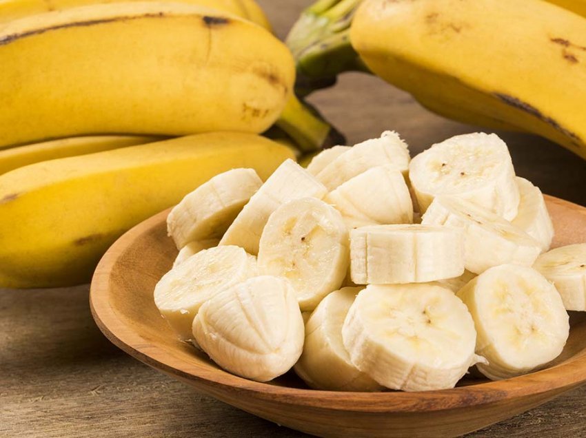 Tre benefitet që sjell konsumimi i bananeve gjatë gjidhënies