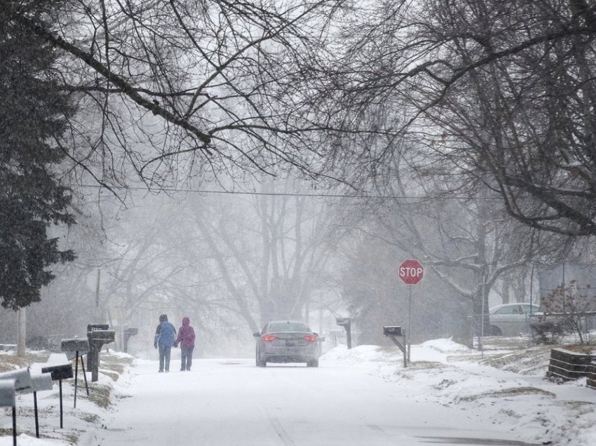 Stuhia kërcënon Midwest me dëborë të madhe