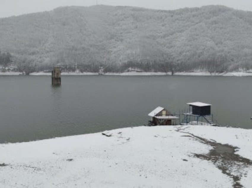 ​Mungesa e ujit në Prishtinë, KRU thotë se turbullirat janë nga liqeni i Pridvoricës