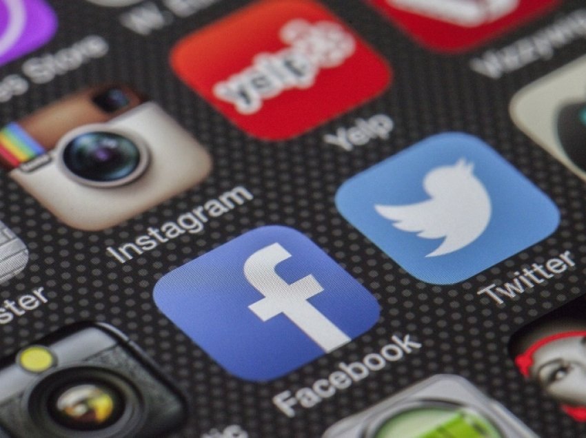 Rumania kriminalizon hapjen e profileve false në rrjetet sociale 