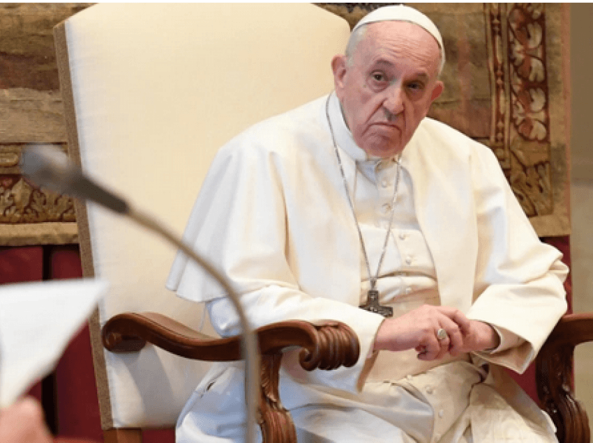 Papa Françesku ndalohet të hajë makarona prej dietës rigoroze për nervin shiatik