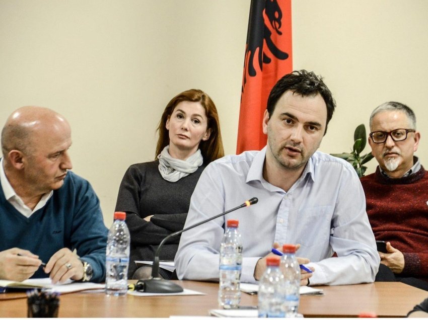Artan Krasniqi: Nuk do të kandidoj për kryetar të Vushtrrisë, nuk “shtyhem me bërryla”...