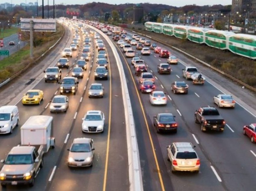 Në Kanada do të lejoshet shitja e veturave me karburante deri më 2035