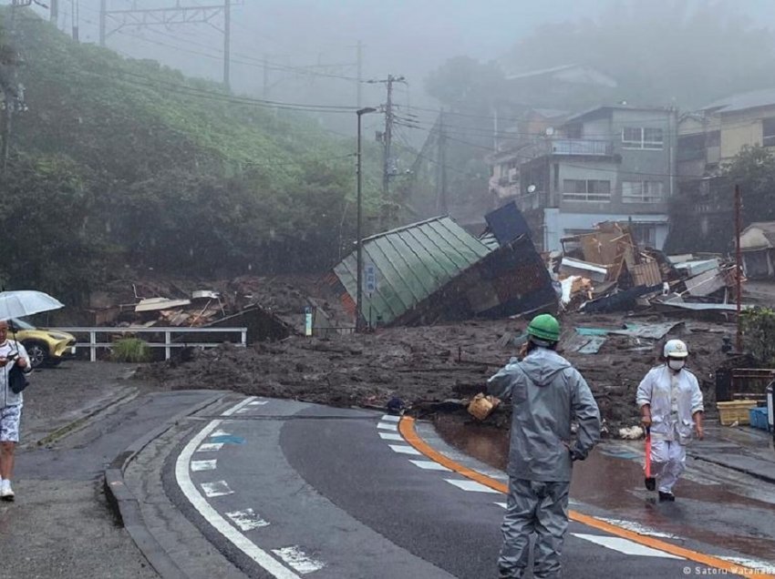 3 viktima dhe 80 të zhdukur nga rrëshqitjet e tokës në Japoni