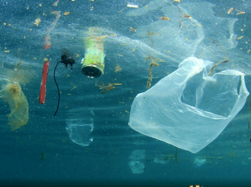 Masat e reja kundër plastikës në BE ngrisin shqetësime te aktivistët dhe prodhuesit