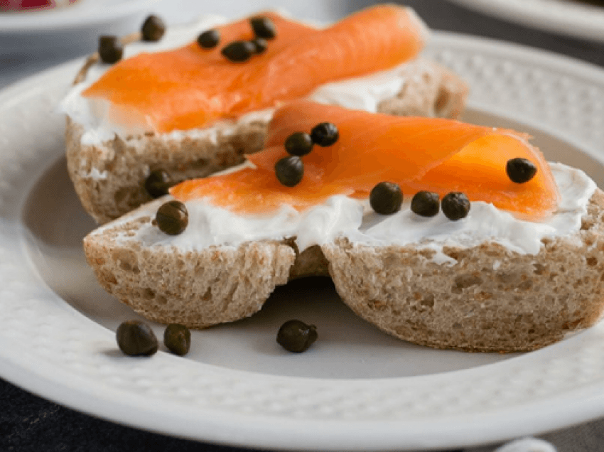 5 arsye të mira për të ngrënë një vakt me salmon