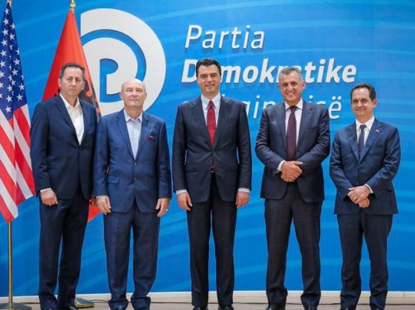 Basha pret delegacionin e Kongresit Pan-Shqiptar Amerikan