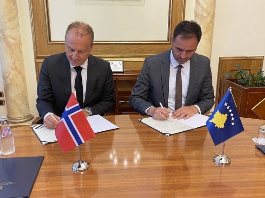 Kryekuvendari Konjufca dhe ambasadori norvegjez nënshkruajnë Memorandum Mirëkuptimi