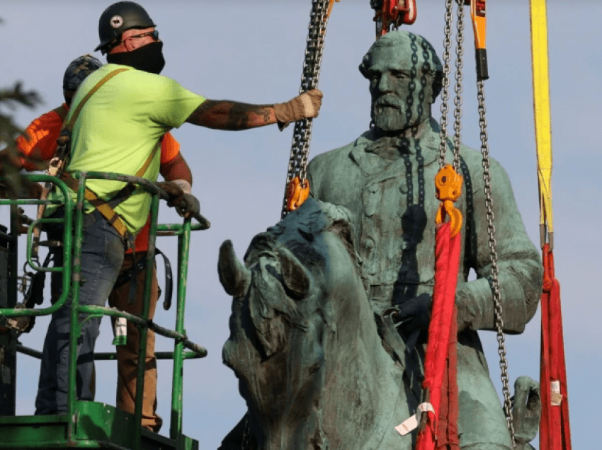 Hiqet statuja që shkaktoi trazira të dhunshme në SHBA