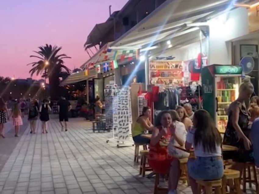 Çmimet e “kripura” në bregdet: Shqiptarët ankohen, turistët e huaj të kënaqur