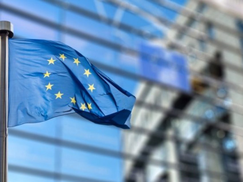 Shtyhen planet e Komisionit Evropian për një taksë dixhitale