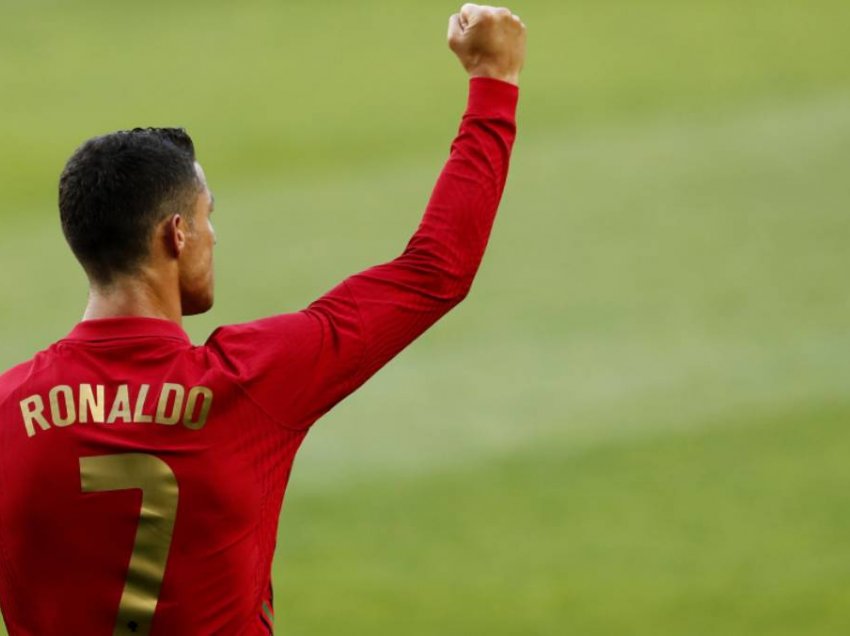 Ronaldo: Faleminderit të gjithëve që më ndihmuat të arrijë një tjetër moment historik