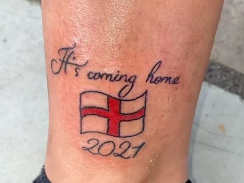 Bëri tatuazh për Anglinë, 22 vjeçarja nuk pendohet pavarësisht humbjes