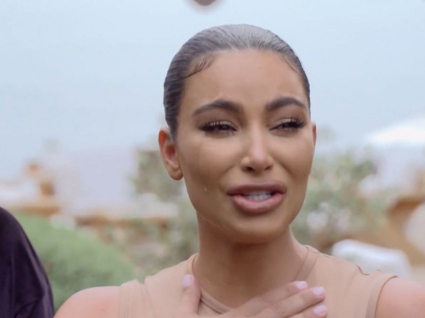 Kim Kardashian e përlotur flet për herë të parë për ndarjen nga Kanye West