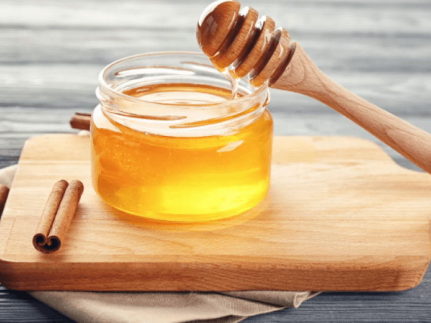 Konsumoni kanellë me mjaltë për organizëm të fortë