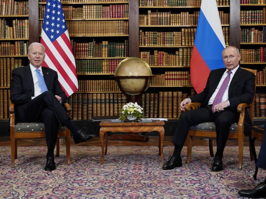 Zbulohen dhuratat, çfarë i dhuruan njëri-tjetrit Biden dhe Putin