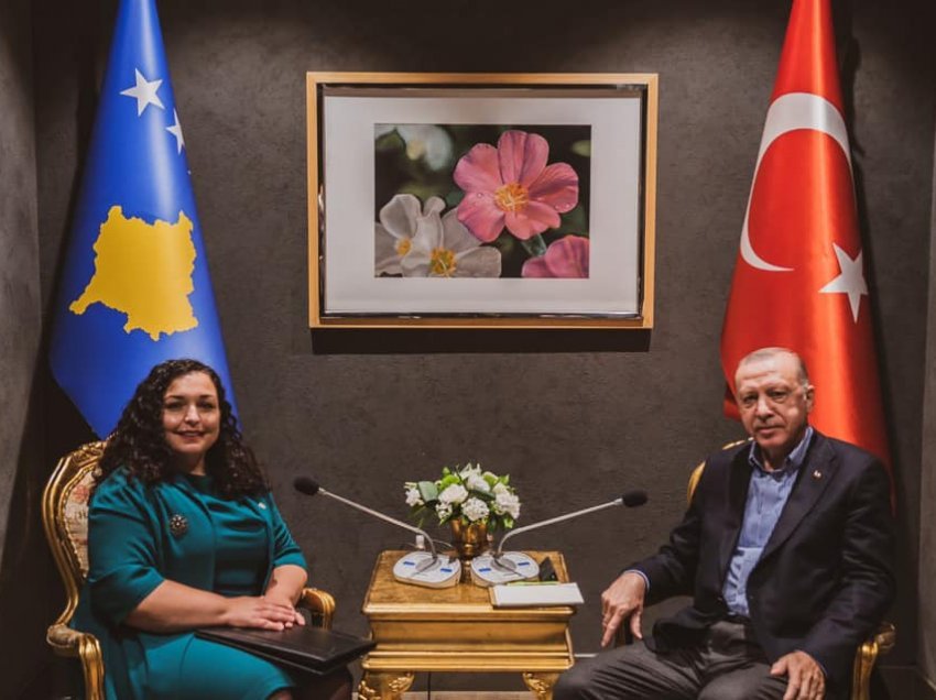 Osmani ballë për ballë me Erdogan, presidentja jep detajet se për çfarë kanë diskutuar