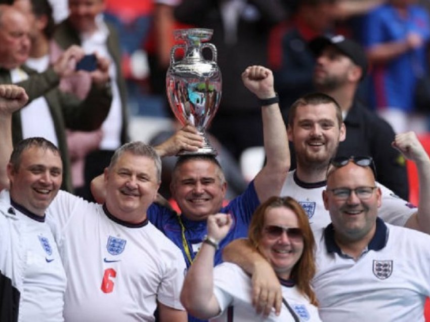 ​Tifozëve anglezë iu bëhet thirrje të mos udhëtojnë drejt Romës për ndeshjen Angli - Ukrainë