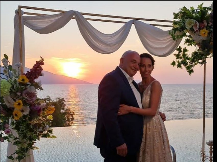 E habitshme: Bën dasmën për një javë në një hotel në Shqipëri, italiani paguan me çek fals