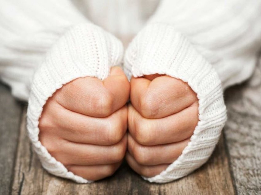 Duart dhe këmbët e ftohta mund të jenë shenjë e kësaj sëmundje
