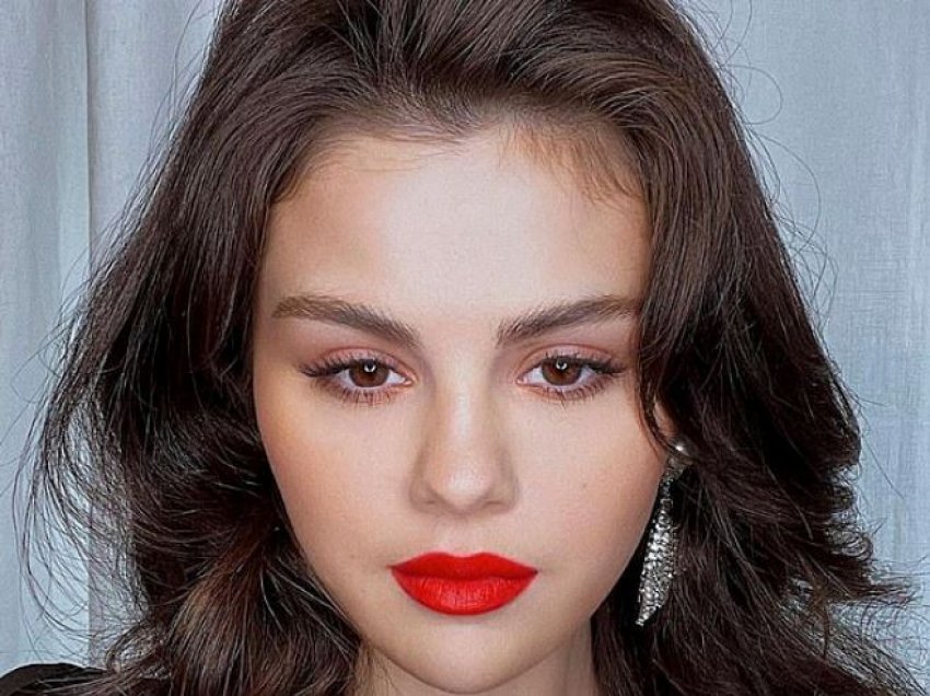 Selena Gomez zbulon datën e lansimit të mini-albumit të parë në gjuhën spanjolle